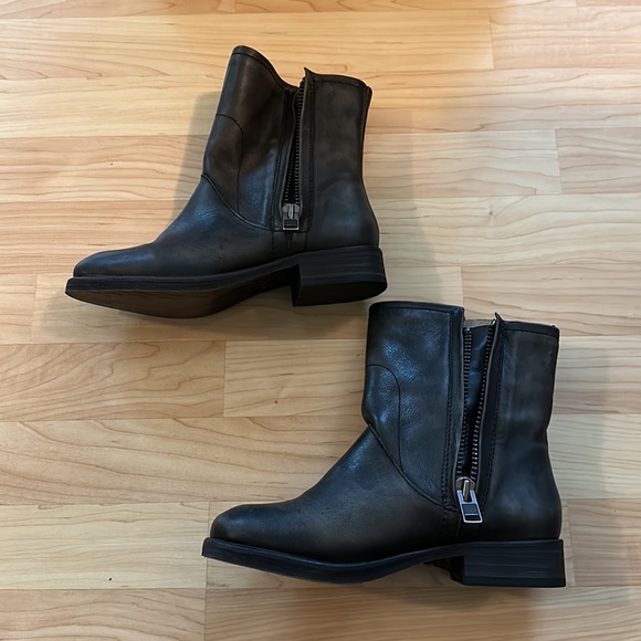 Hinge Sheldon Double Zip Leather Boot Washed Black Size 6.5 EUC - Picture 7 of 12